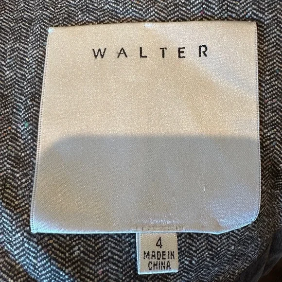 Elegant Brown Double-Breasted Women's Blazer - Picture 3 of 3